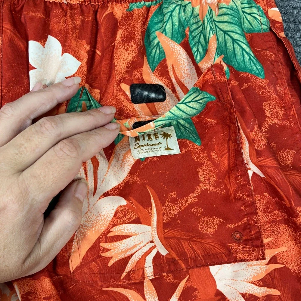 Nike Sportswear Swim‎ Shorts Men M Floral Resort Vacation Beach Streetwear